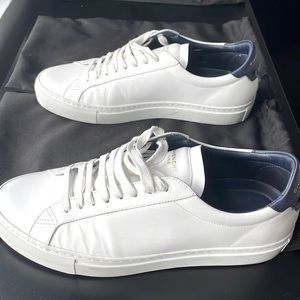 Givenchy
Urban Street Low-Top Sneakers